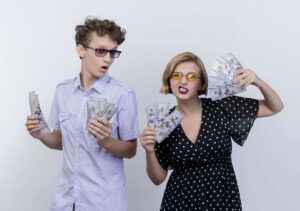 Деньги в отношениях: как перестать о них спорить и начать приумножать
